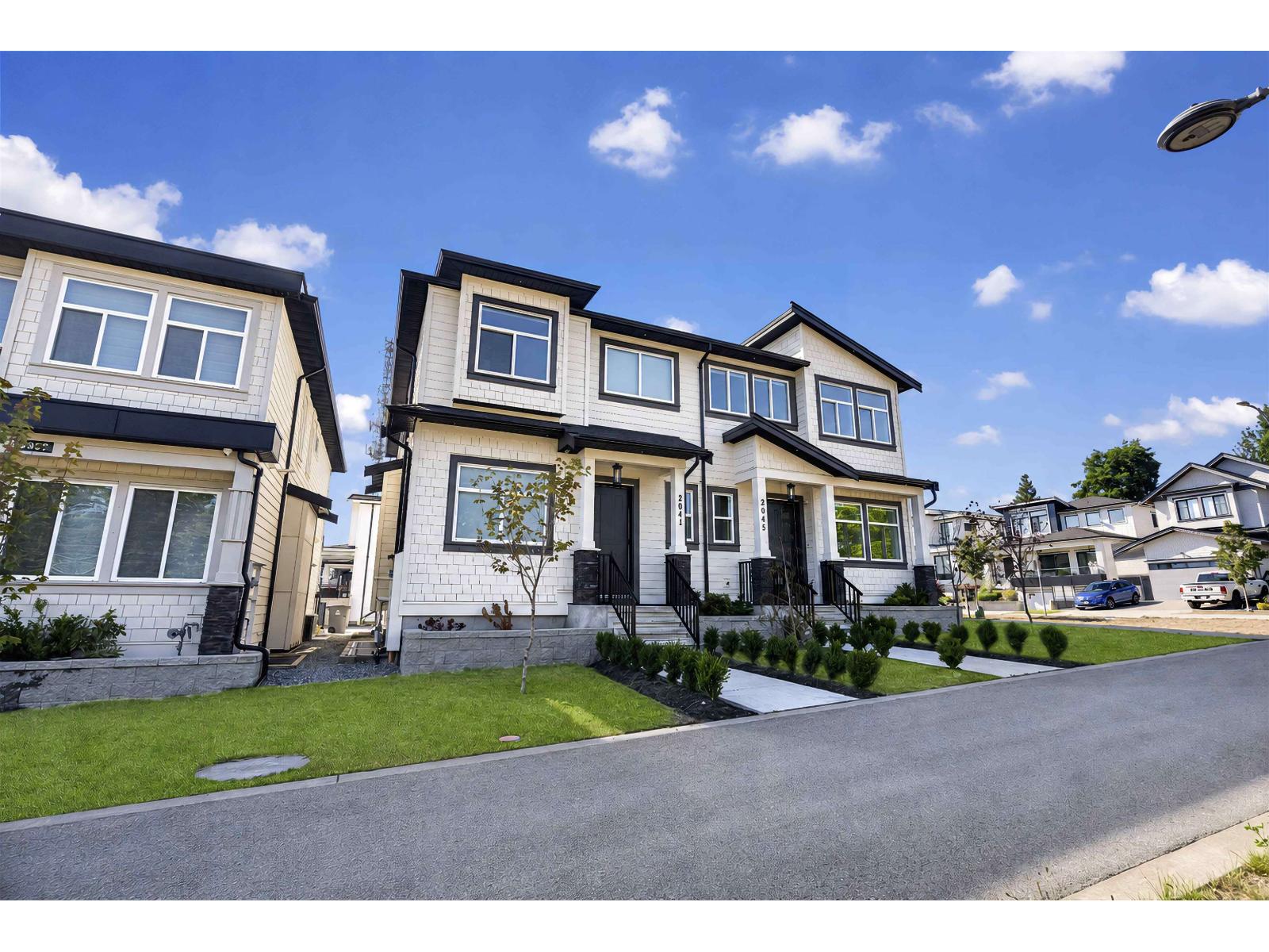 2041 168 Street, Surrey, British Columbia  V3Z 1H1 - Photo 3 - R3154137