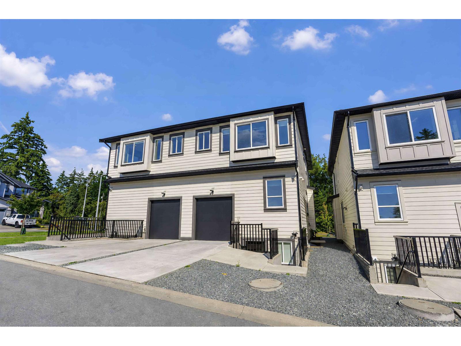 2041 168 Street, Surrey, British Columbia  V3Z 1H1 - Photo 4 - R3154137