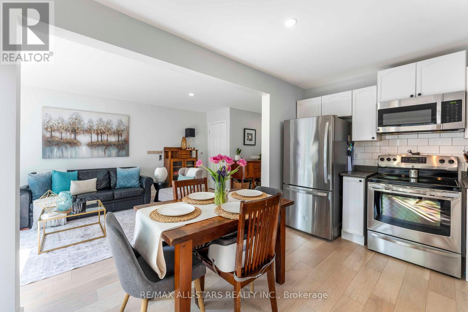 58 Margaret Graham Crescent, East Gwillimbury (Mt Albert), Ontario  L0G 1M0 - Photo 7 - N13672636