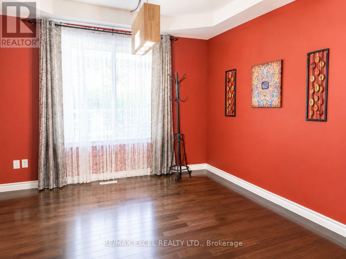 44 Matthew Boyd Crescent, Newmarket, Ontario L3X 3C3 - Photo 7 - N13672660