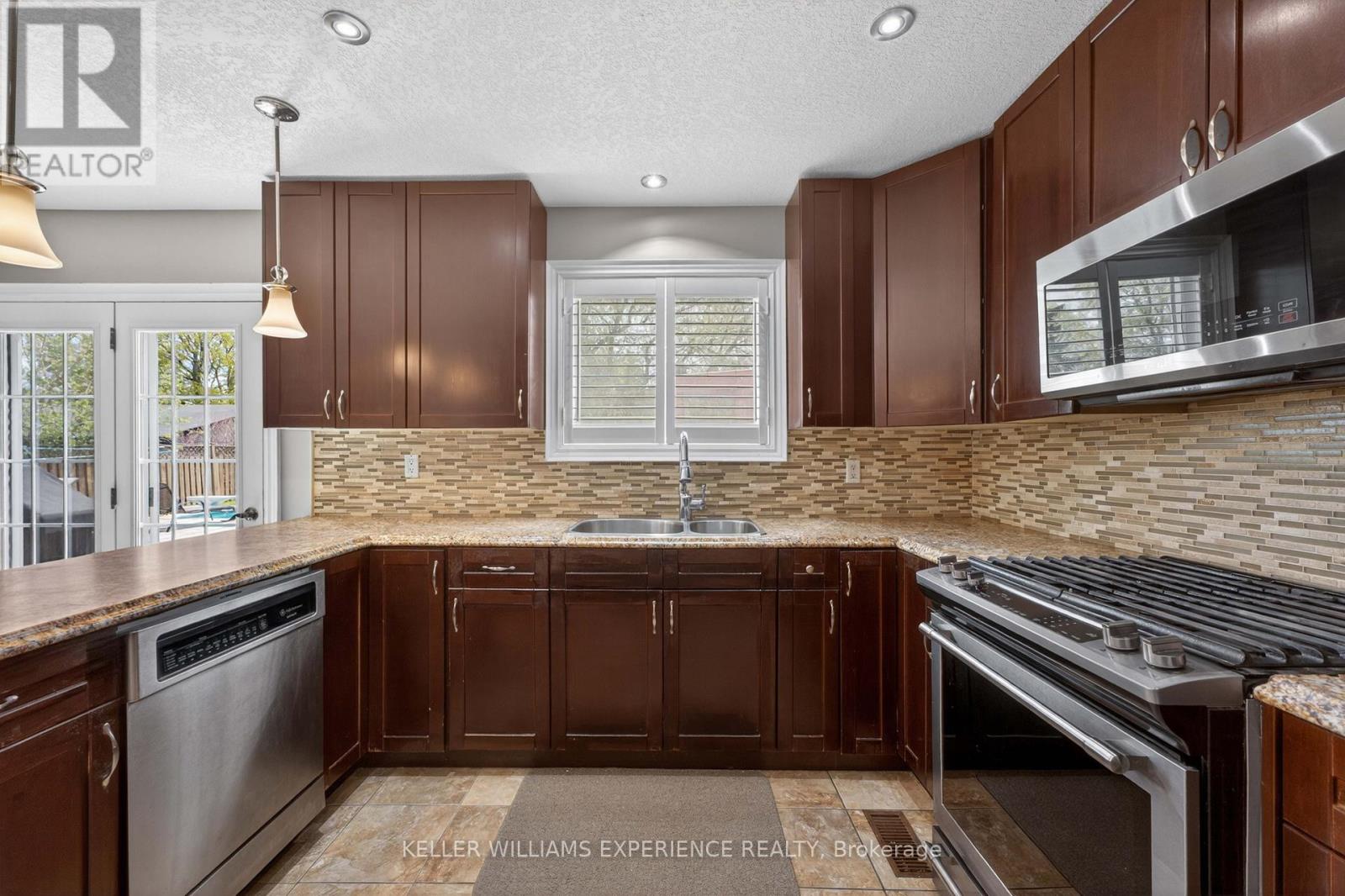 281 Victoria Street E, New Tecumseth, Ontario  L9R 1K4 - Photo 7 - N13672744