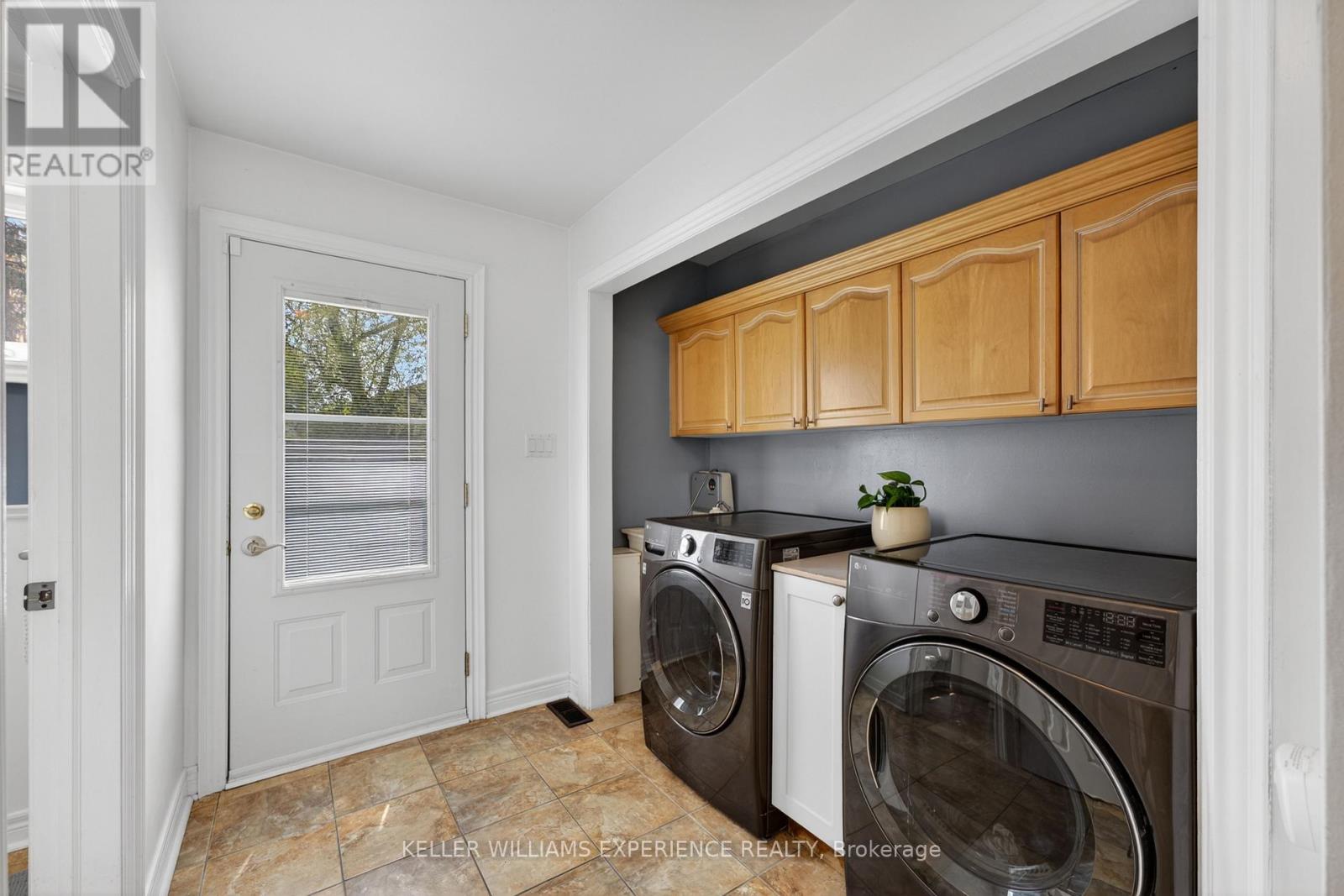 281 Victoria Street E, New Tecumseth, Ontario  L9R 1K4 - Photo 9 - N13672744