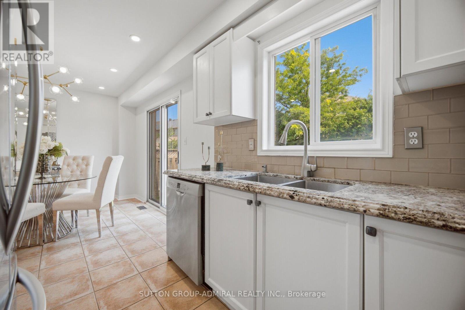 187 Red Maple Road, Richmond Hill, Ontario  L4B 4S6 - Photo 14 - N13672834