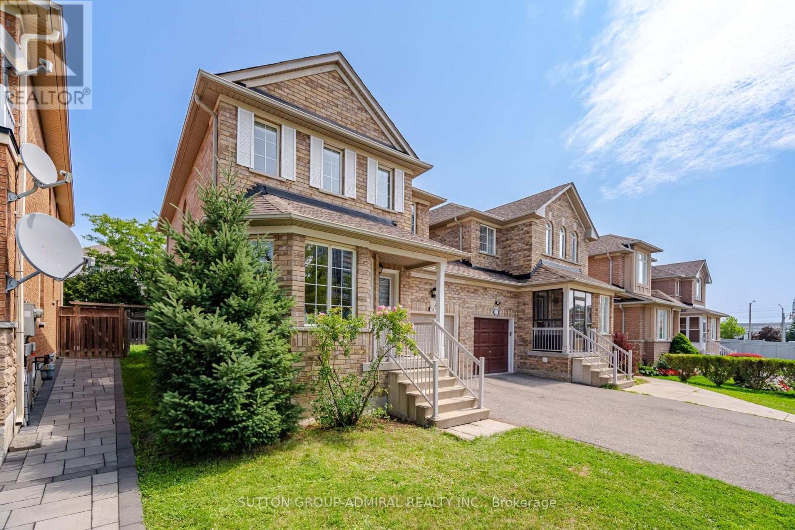 187 Red Maple Road, Richmond Hill, Ontario  L4B 4S6 - Photo 2 - N13672834