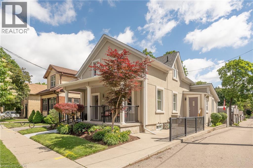 40 MOORE Avenue, Kitchener, Ontario