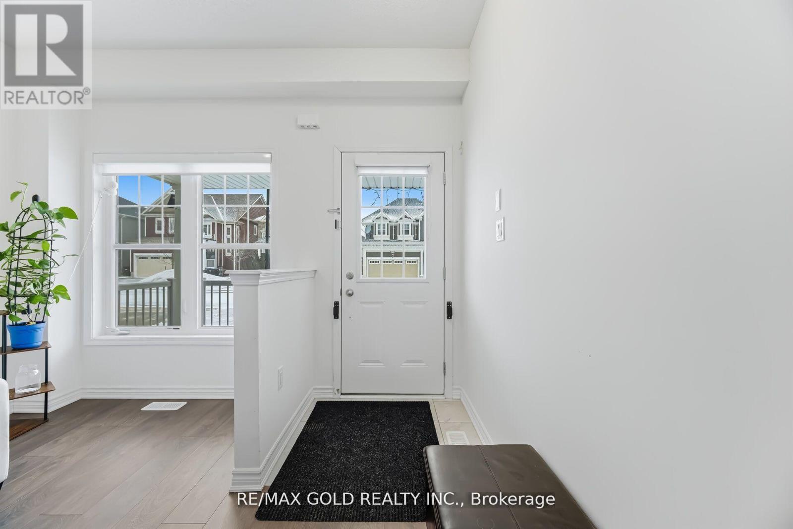 30 Hills Thistle Drive, Wasaga Beach, Ontario  L9E 0J3 - Photo 4 - S13672640