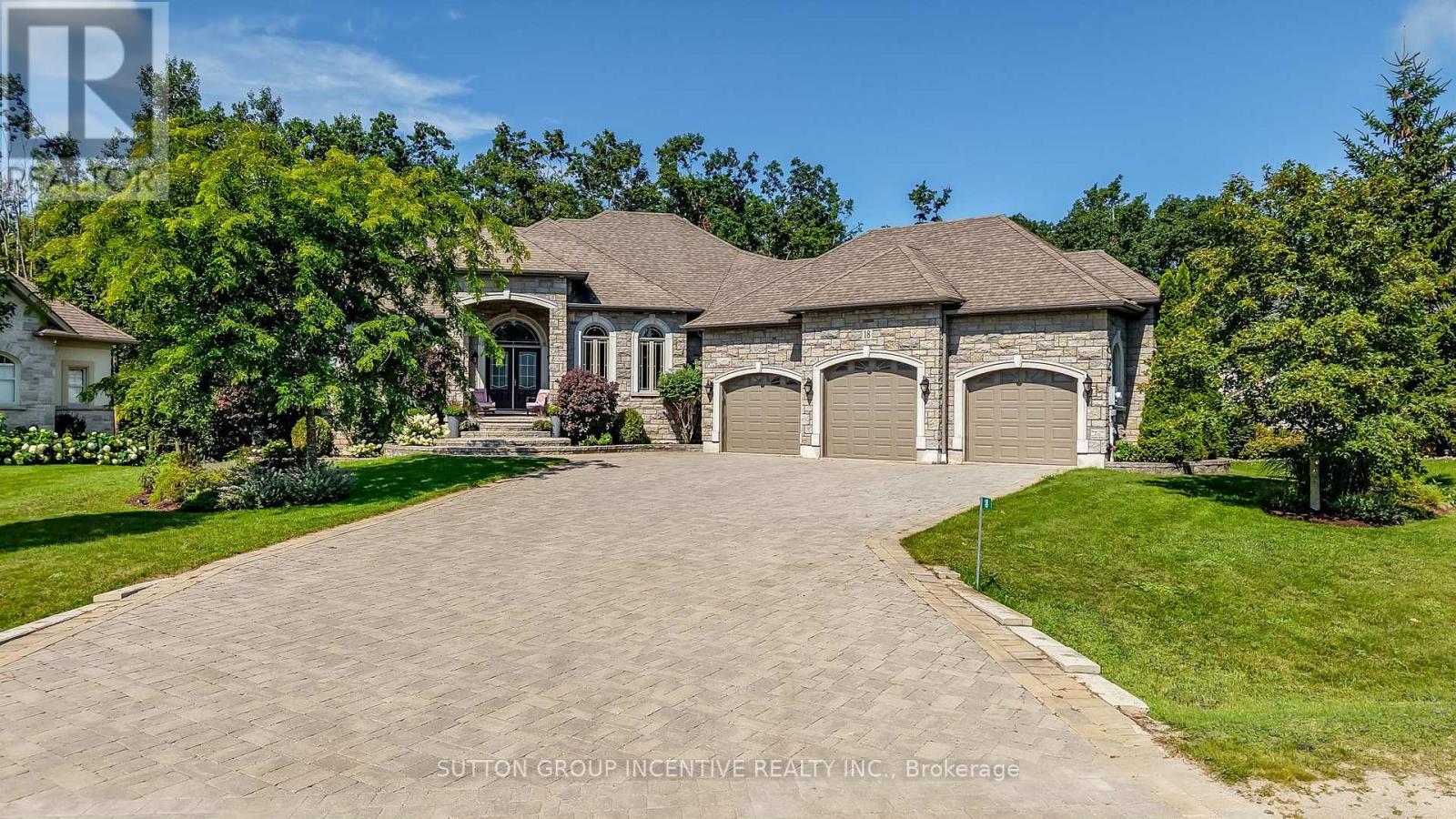 18 LLOYD COOK DRIVE W, Springwater, Ontario
