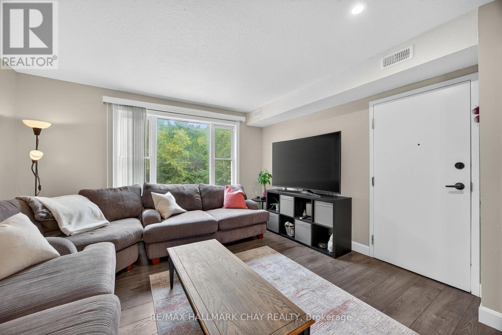 195 Louisa Street, Clearview (Stayner), Ontario  L0M 1S0 - Photo 4 - S13672850