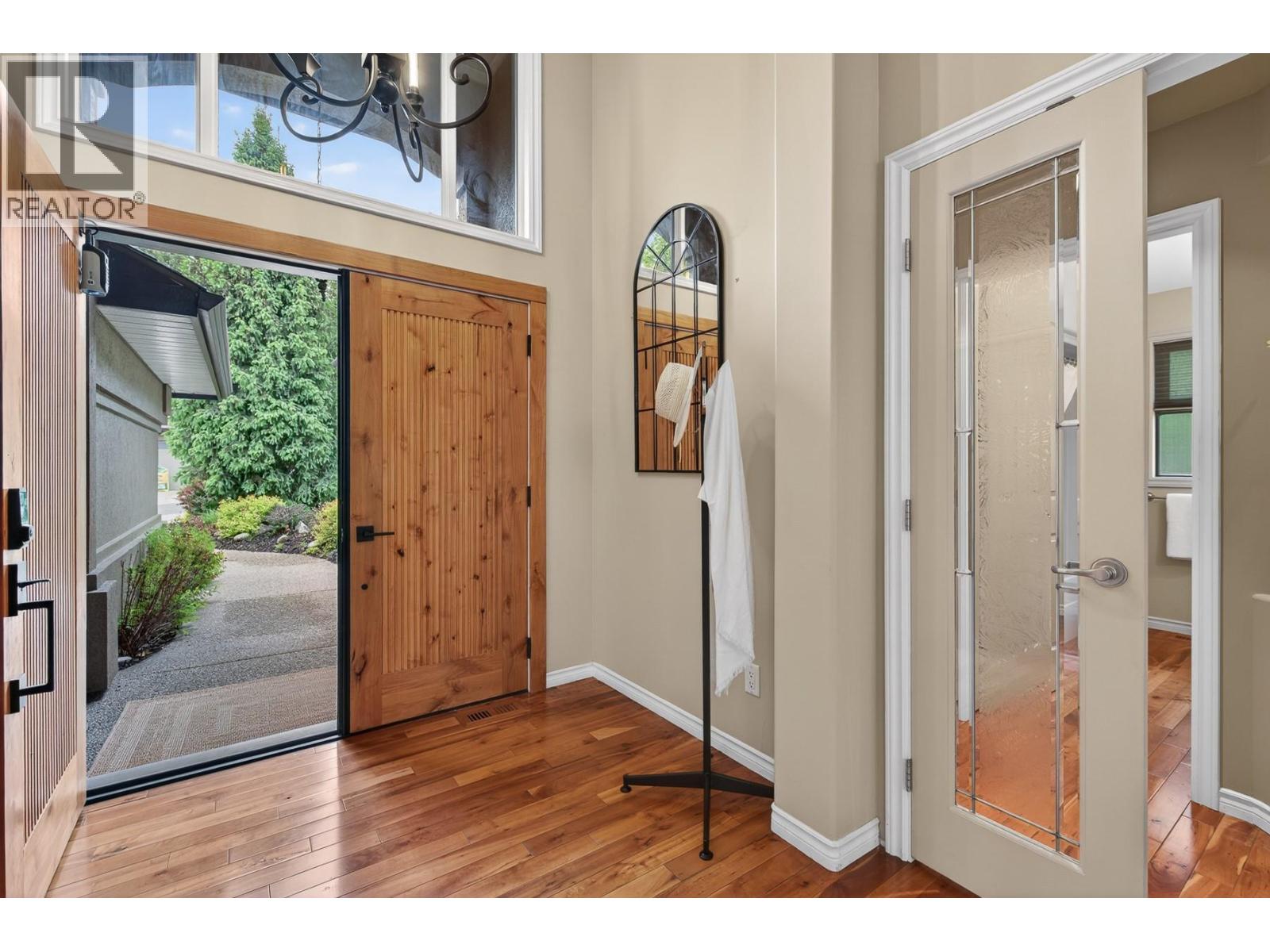 3929 Gallaghers Circle, Kelowna, British Columbia  V1W 3Z9 - Photo 5 - 10387357