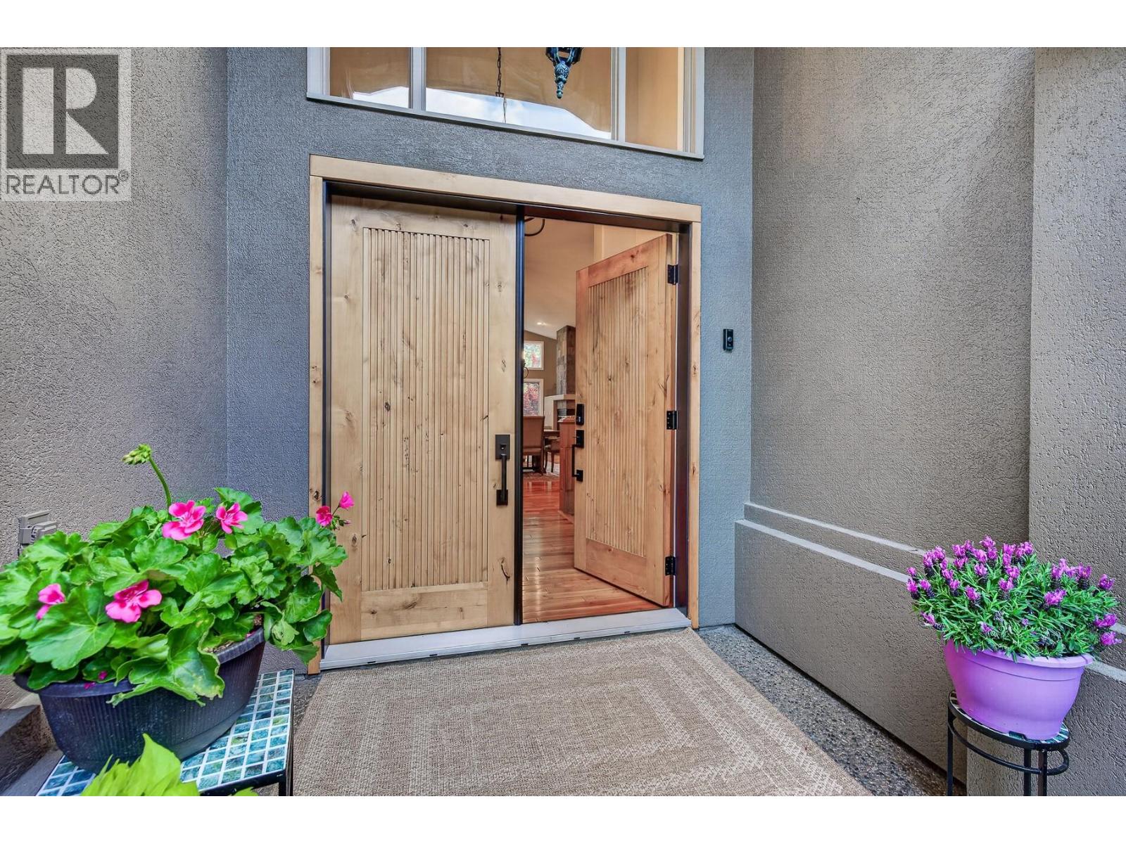 3929 Gallaghers Circle, Kelowna, British Columbia  V1W 3Z9 - Photo 4 - 10387357
