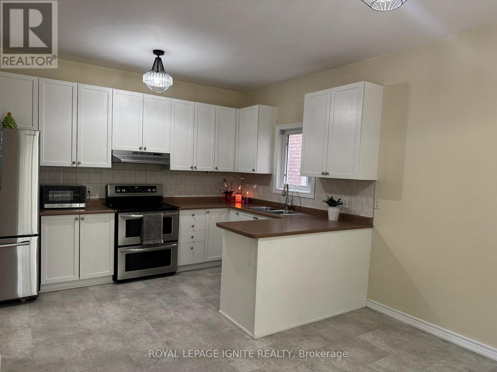 90 Sir Jacobs Crescent, Brampton, Ontario  L7A 3T5 - Photo 5 - W13672650