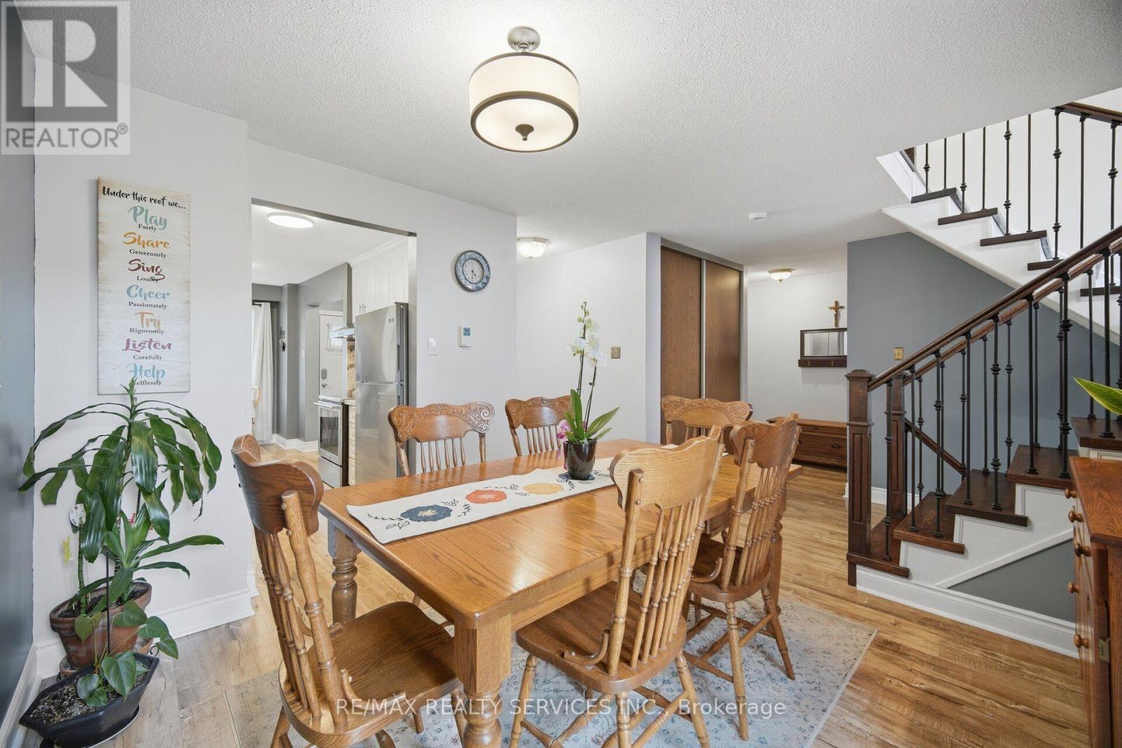 152 Weybridge Trail, Brampton, Ontario  L6V 3W2 - Photo 12 - W13672670