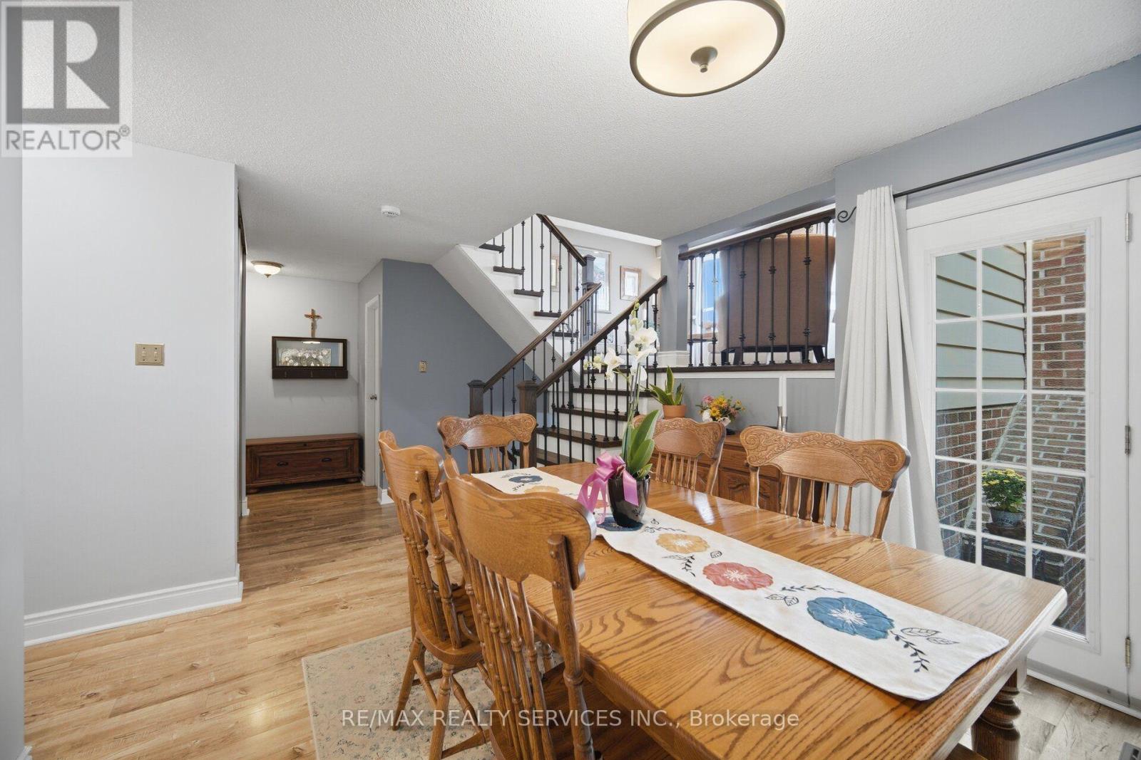 152 Weybridge Trail, Brampton, Ontario  L6V 3W2 - Photo 13 - W13672670