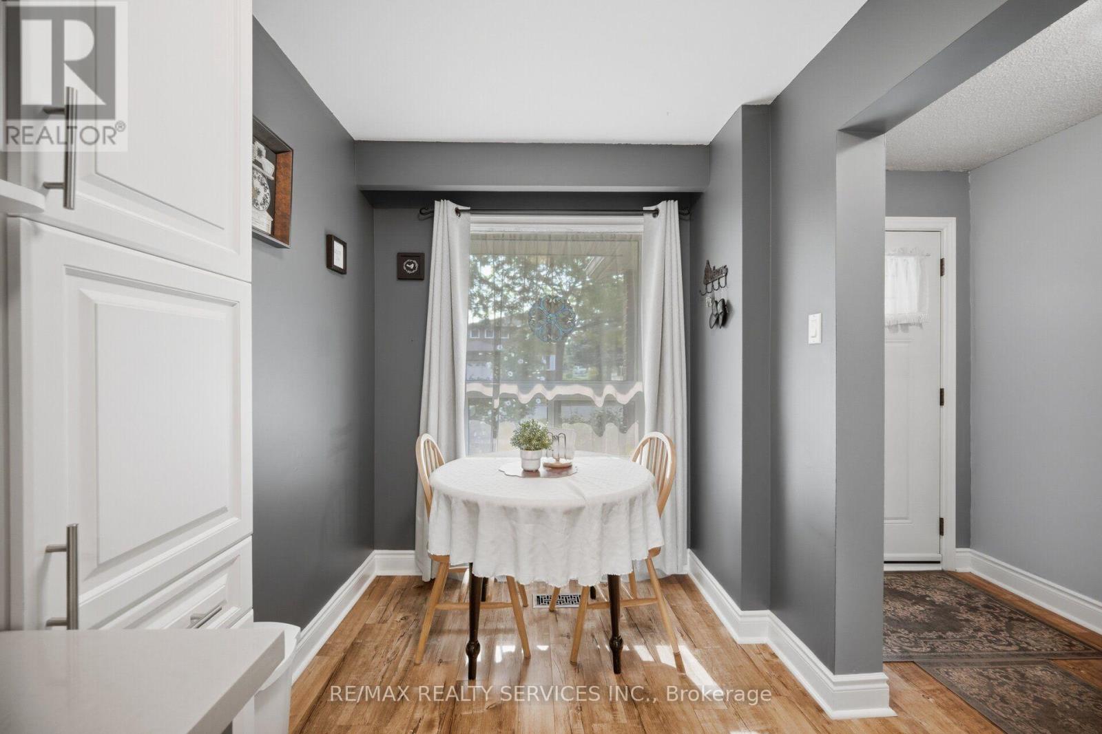 152 Weybridge Trail, Brampton, Ontario  L6V 3W2 - Photo 6 - W13672670