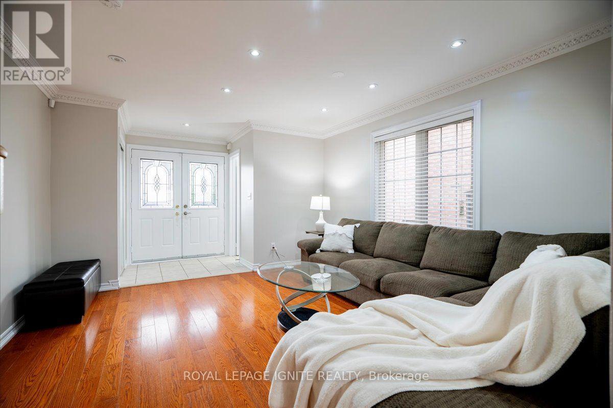 67 Severin Street, Brampton, Ontario  L6R 0P3 - Photo 7 - W13672678