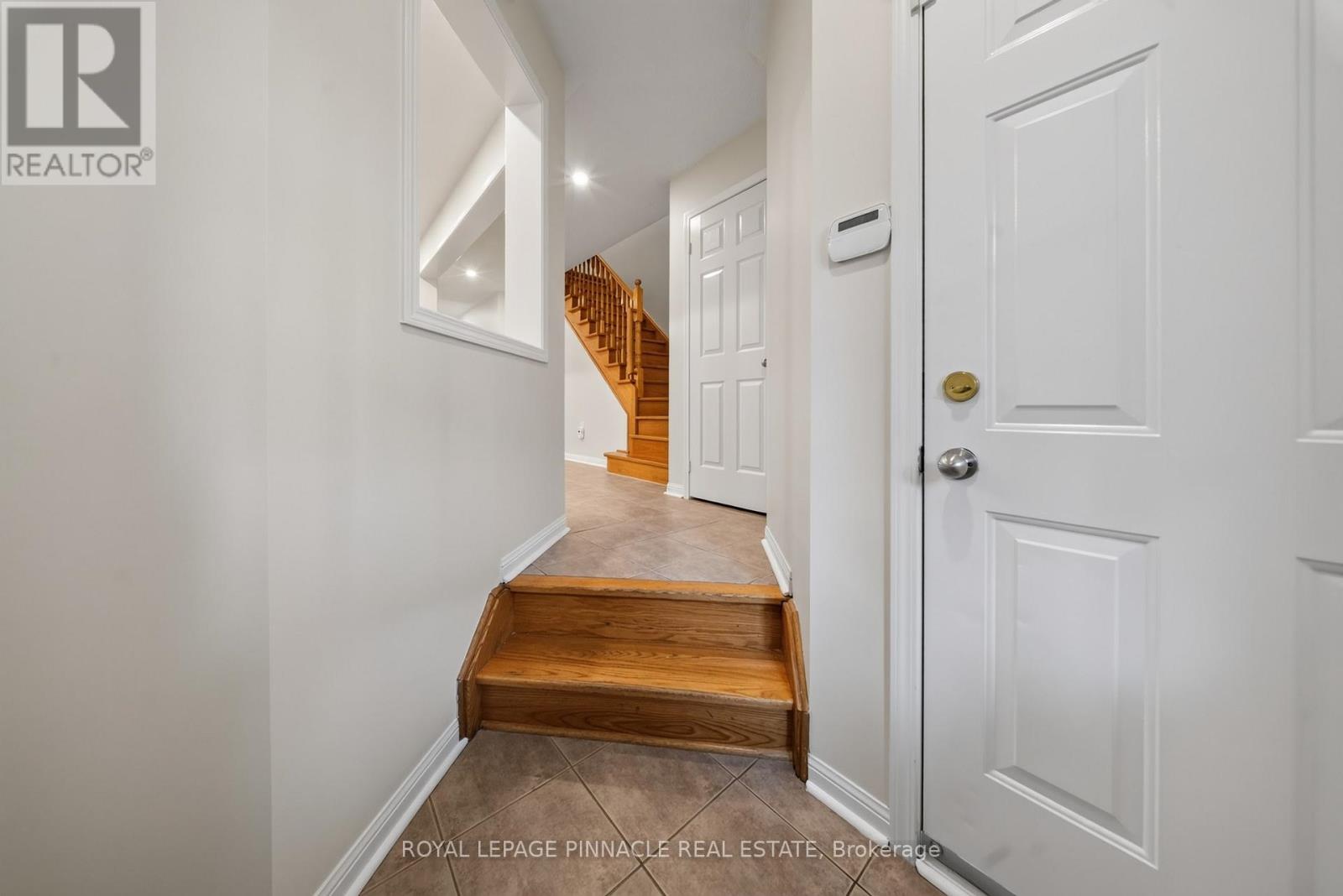 787 Avocado Crescent, Mississauga, Ontario  L5W 1H4 - Photo 4 - W13672704
