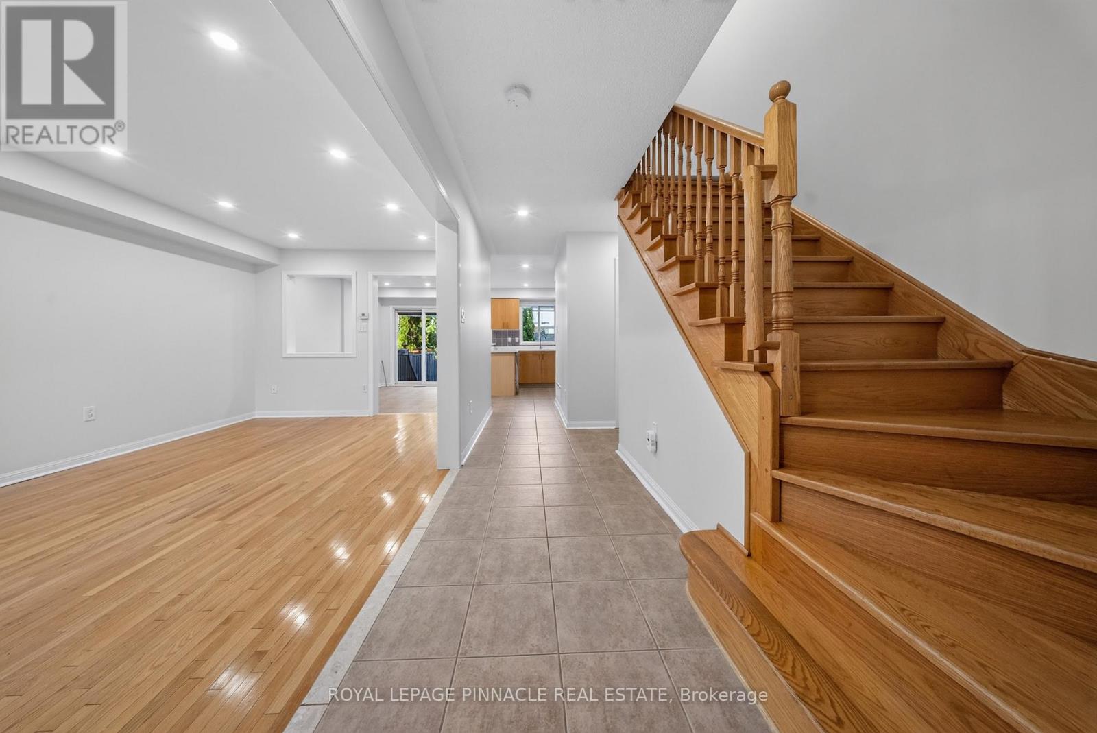 787 Avocado Crescent, Mississauga, Ontario  L5W 1H4 - Photo 6 - W13672704