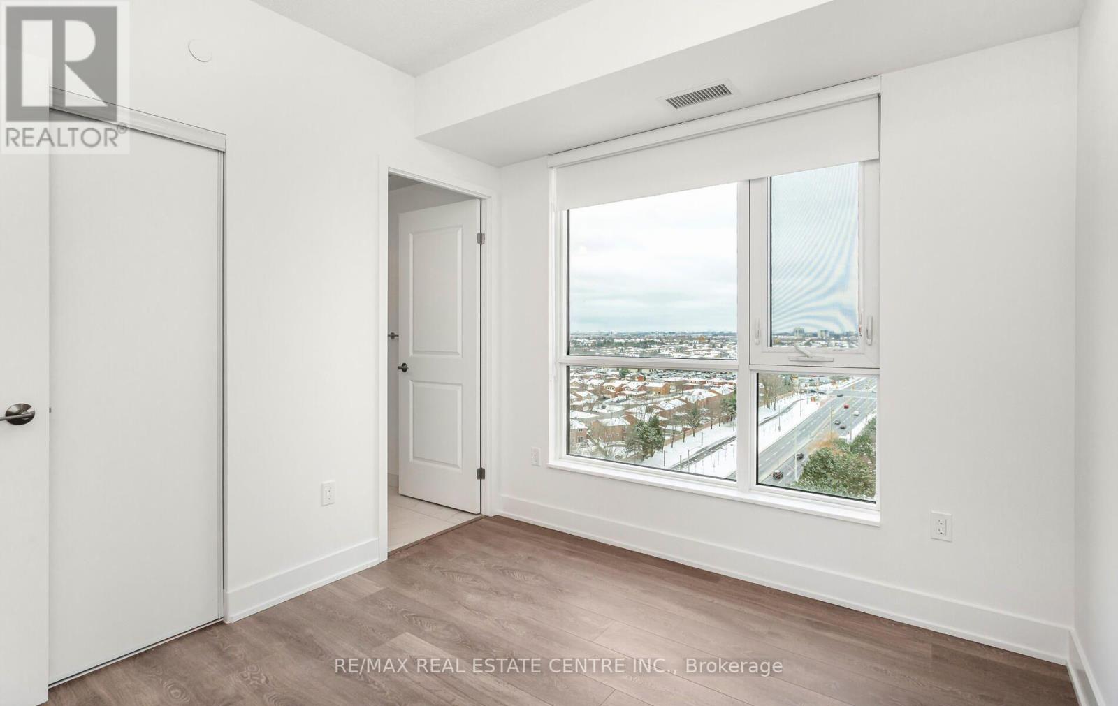 1307 - 204 Burnhamthorpe Road E, Mississauga, Ontario  L5A 0B3 - Photo 24 - W13672792