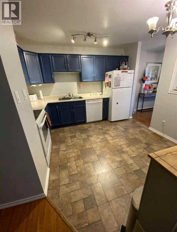 59 A&b Centennial Crescent, Swan Hills, Alberta  T0G 2C0 - Photo 2 - A2337134