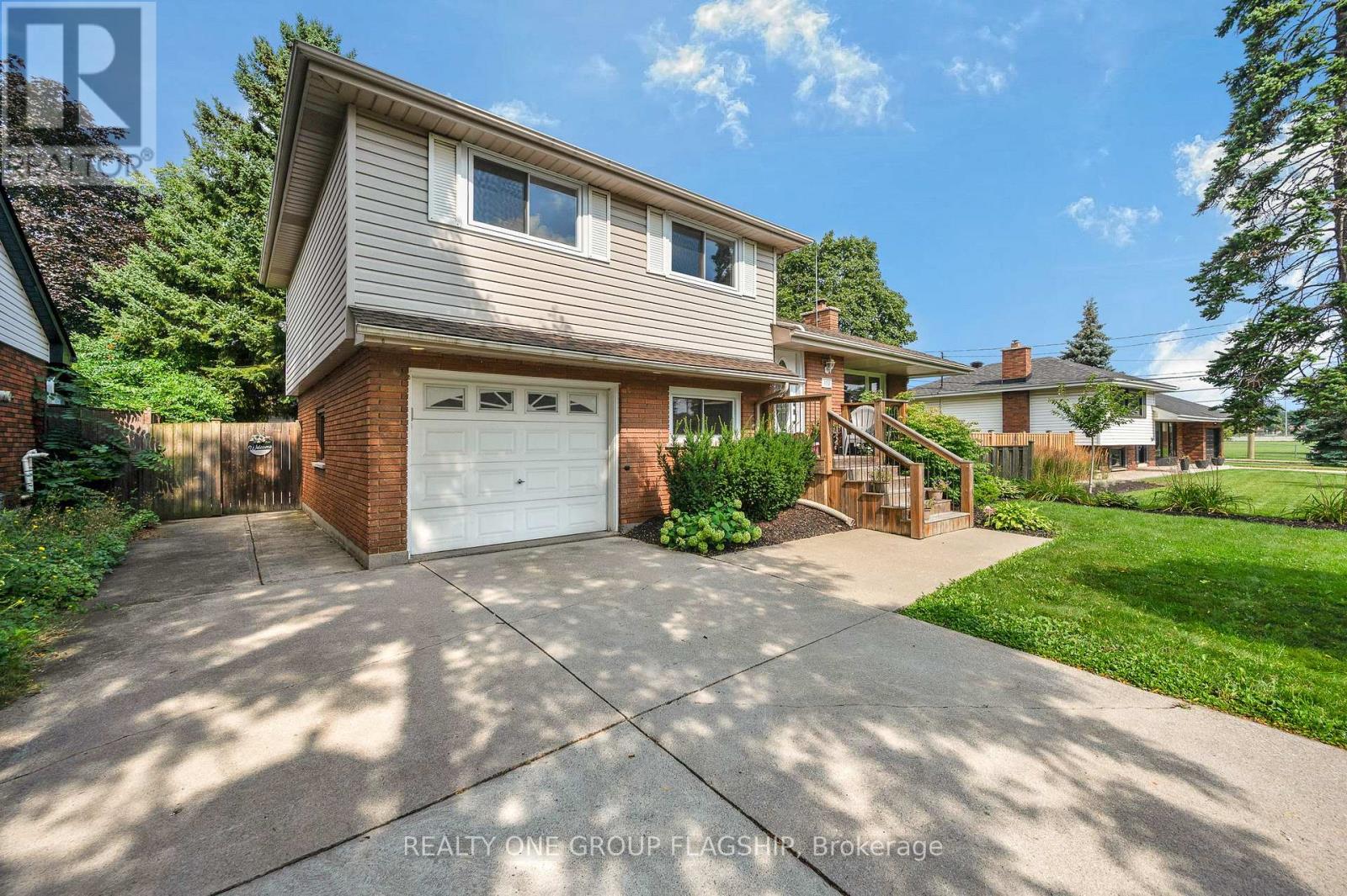 118 Princeton Drive, Hamilton, Ontario  L8T 4B7 - Photo 3 - X13672624