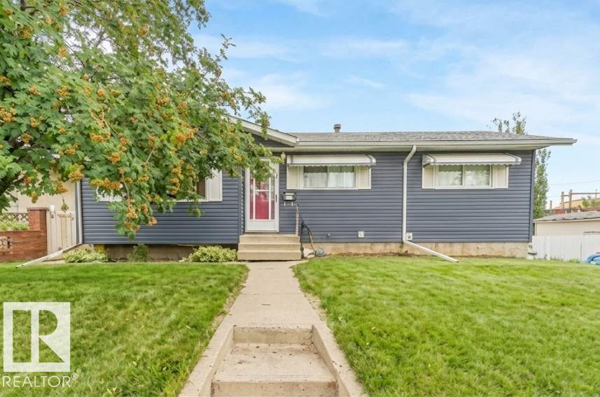 8712 137 AV NW, Edmonton, Alberta