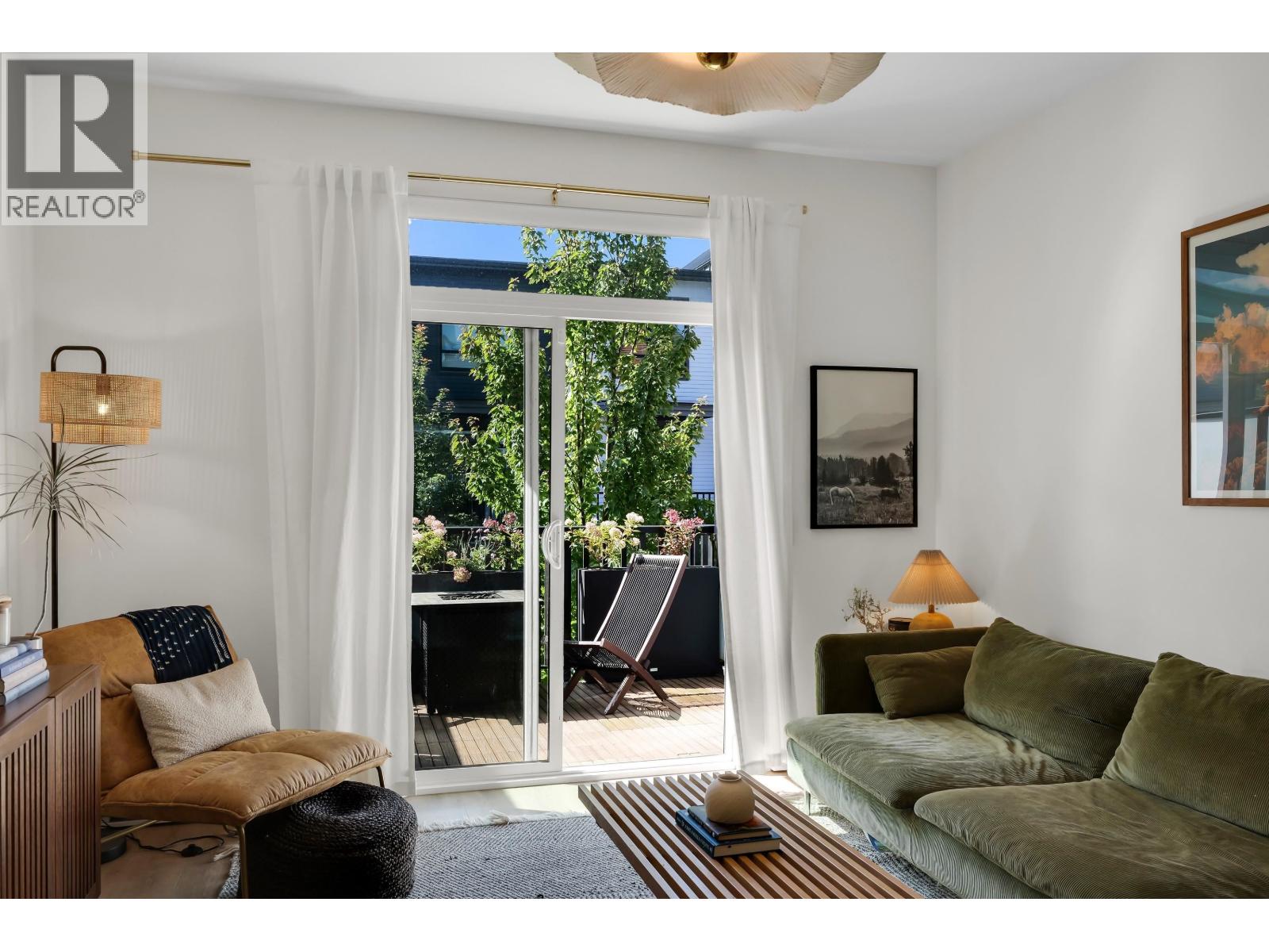 1379 MARINASIDE PLACE, Squamish, British Columbia