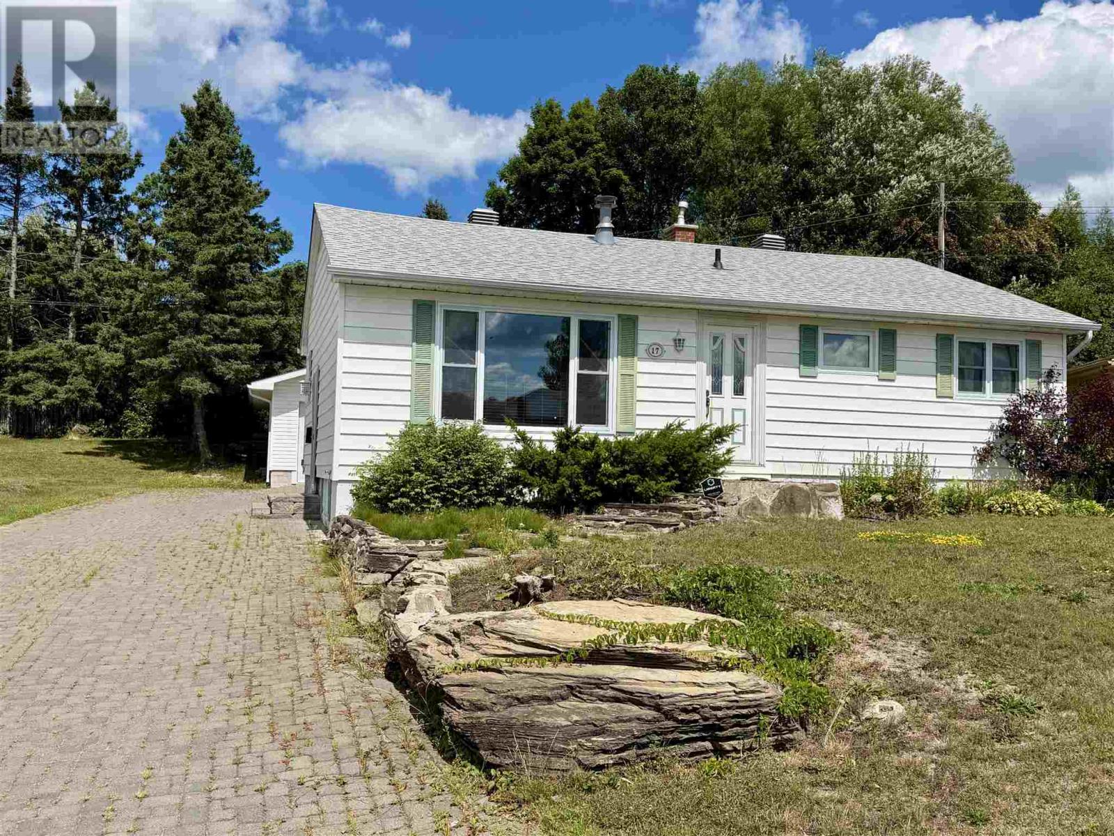 17 Milliken RD, Elliot Lake, Ontario