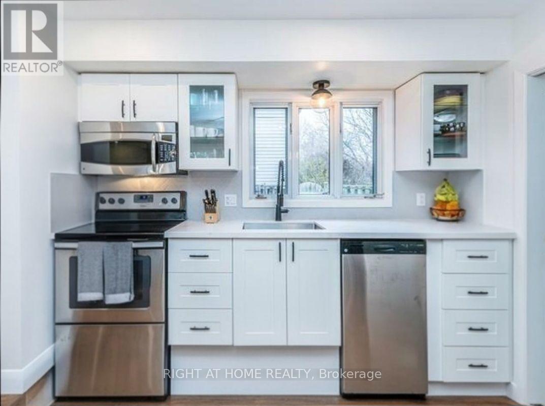Upper Unit - 90 Chapple Hill Road S, London North, Ontario  N6G 2H3 - Photo 6 - X13672952