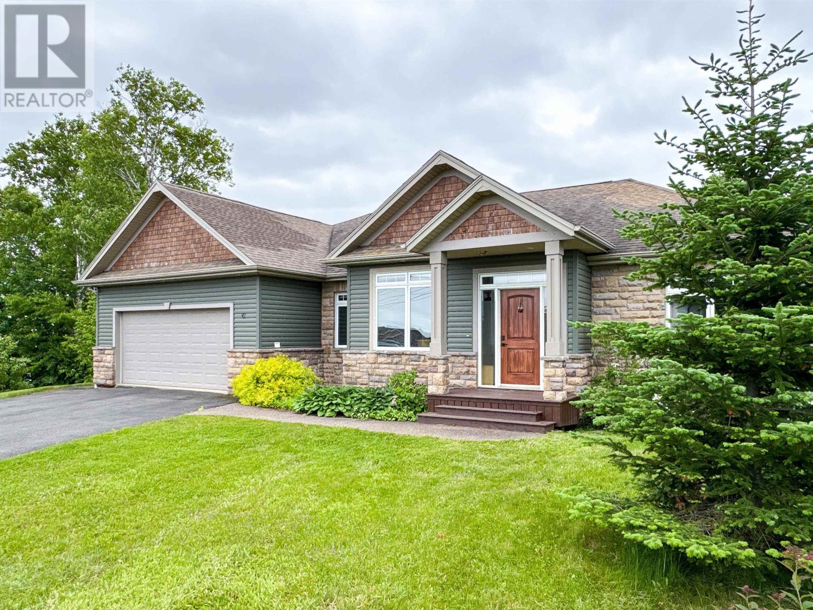 41 Southampton Drive, Stratford, Prince Edward Island  C1B 0B2 - Photo 2 - 202600523