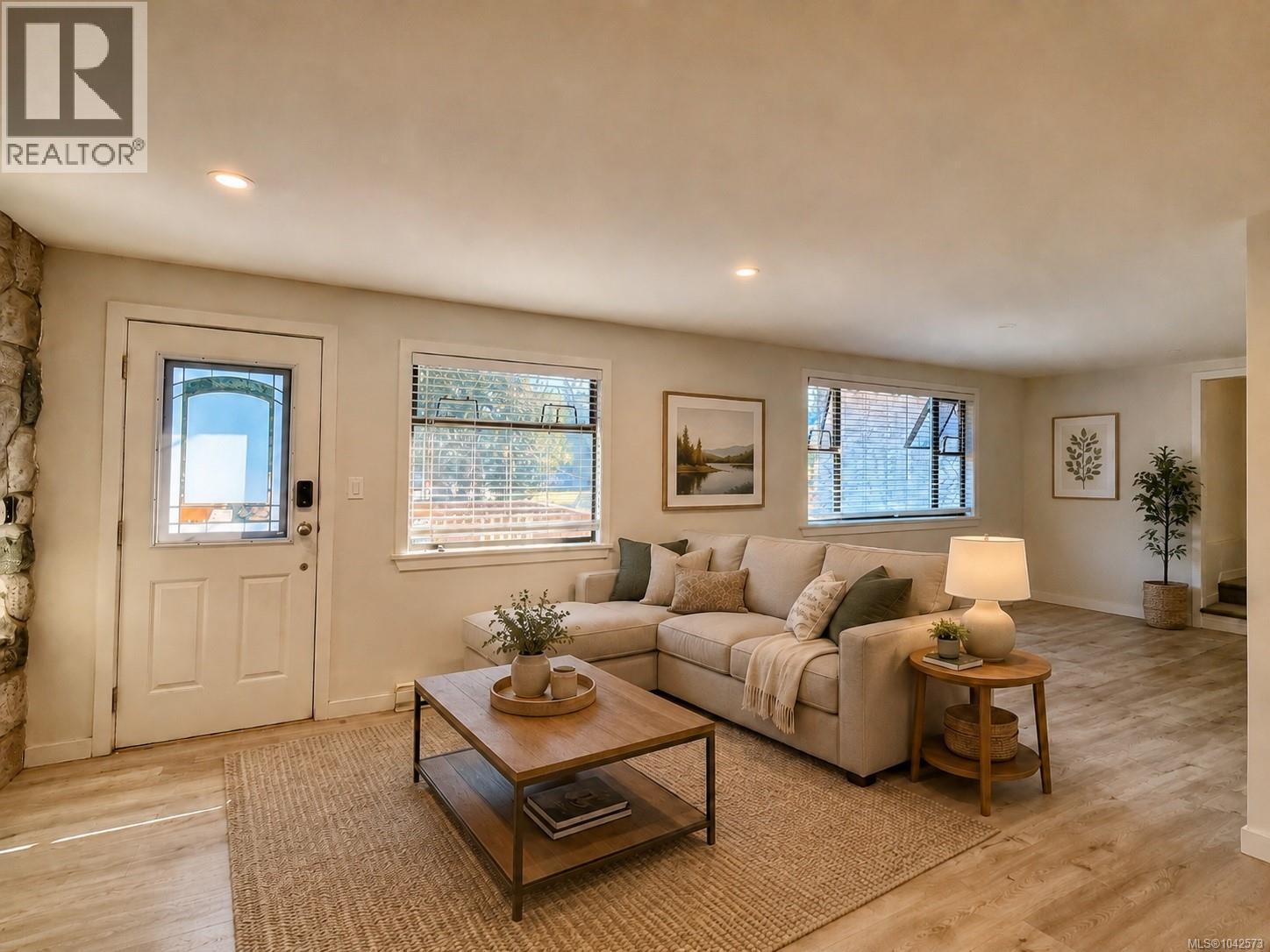 948 Latoria Rd, Langford, British Columbia  V9C 3A8 - Photo 4 - 1042573