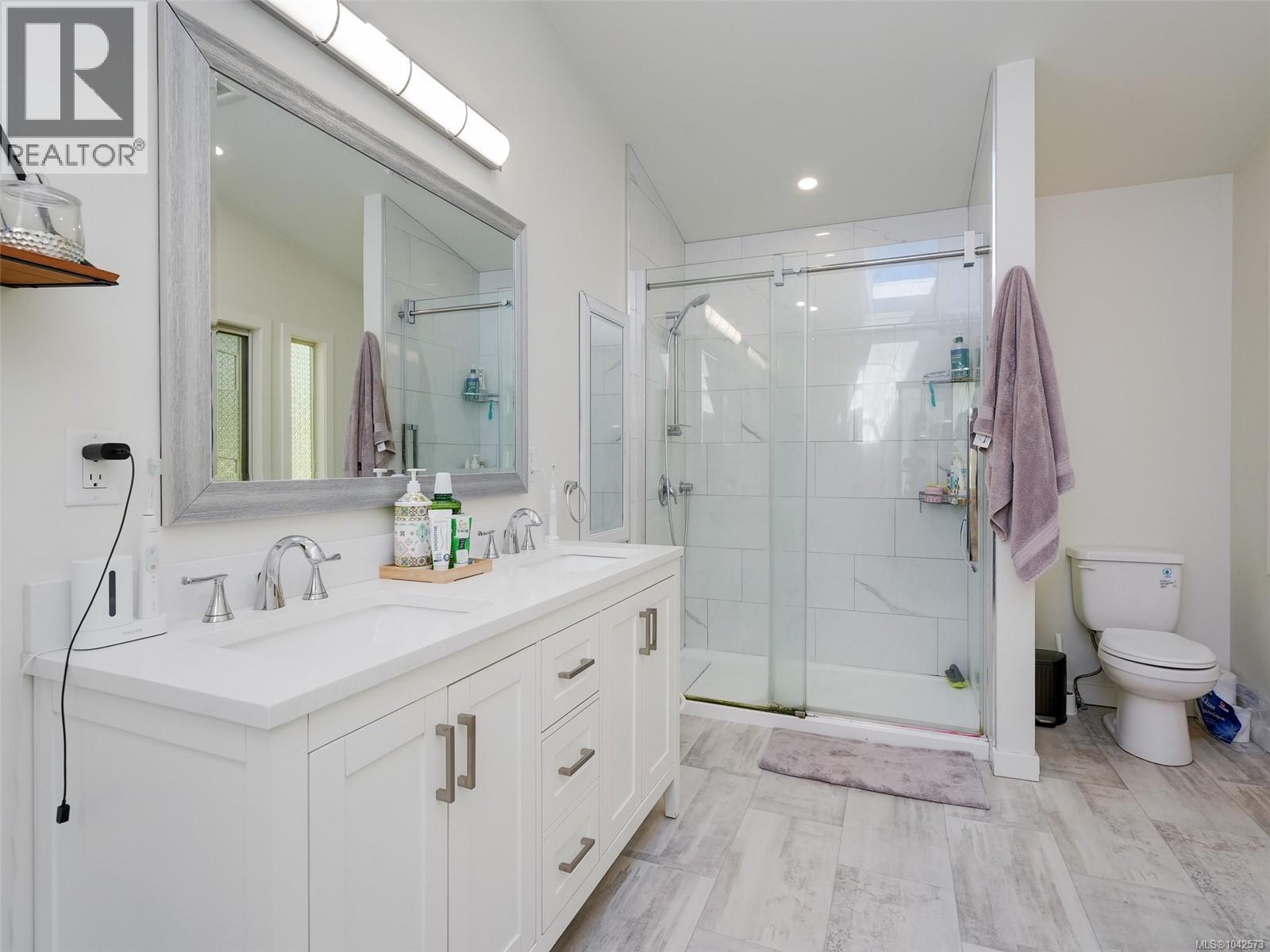 948 Latoria Rd, Langford, British Columbia  V9C 3A8 - Photo 11 - 1042573