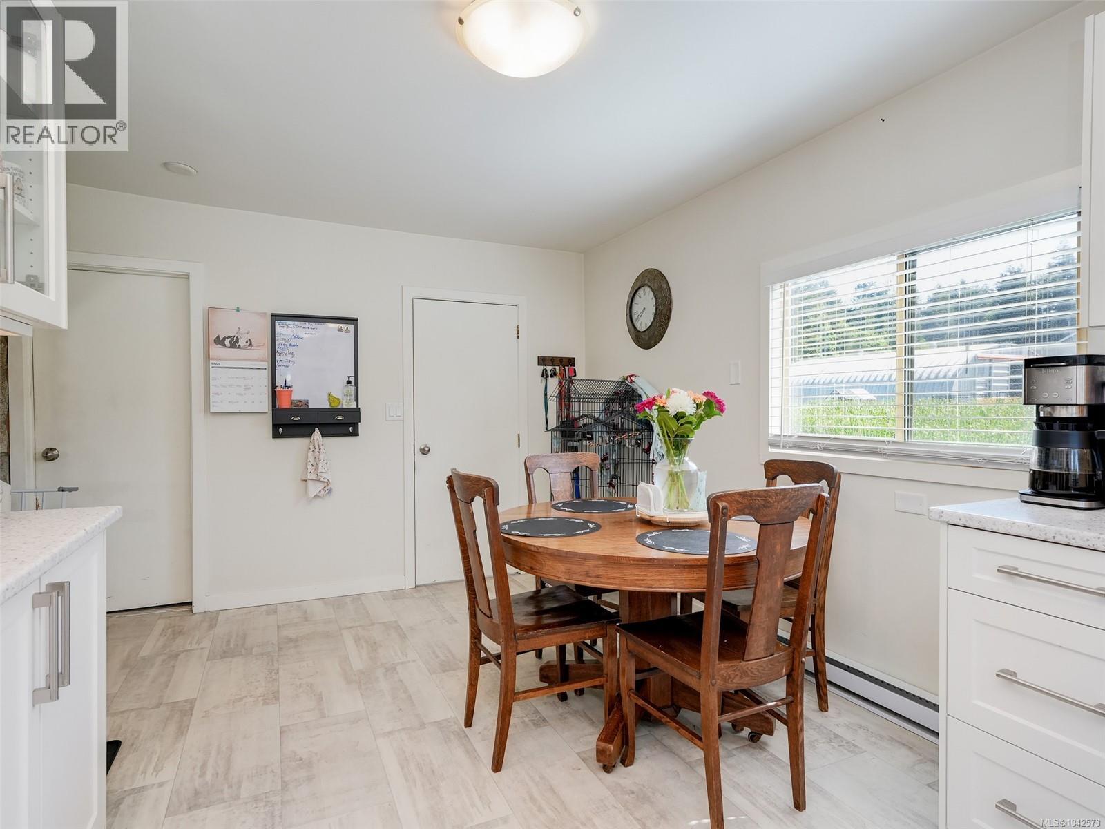 948 Latoria Rd, Langford, British Columbia  V9C 3A8 - Photo 9 - 1042573