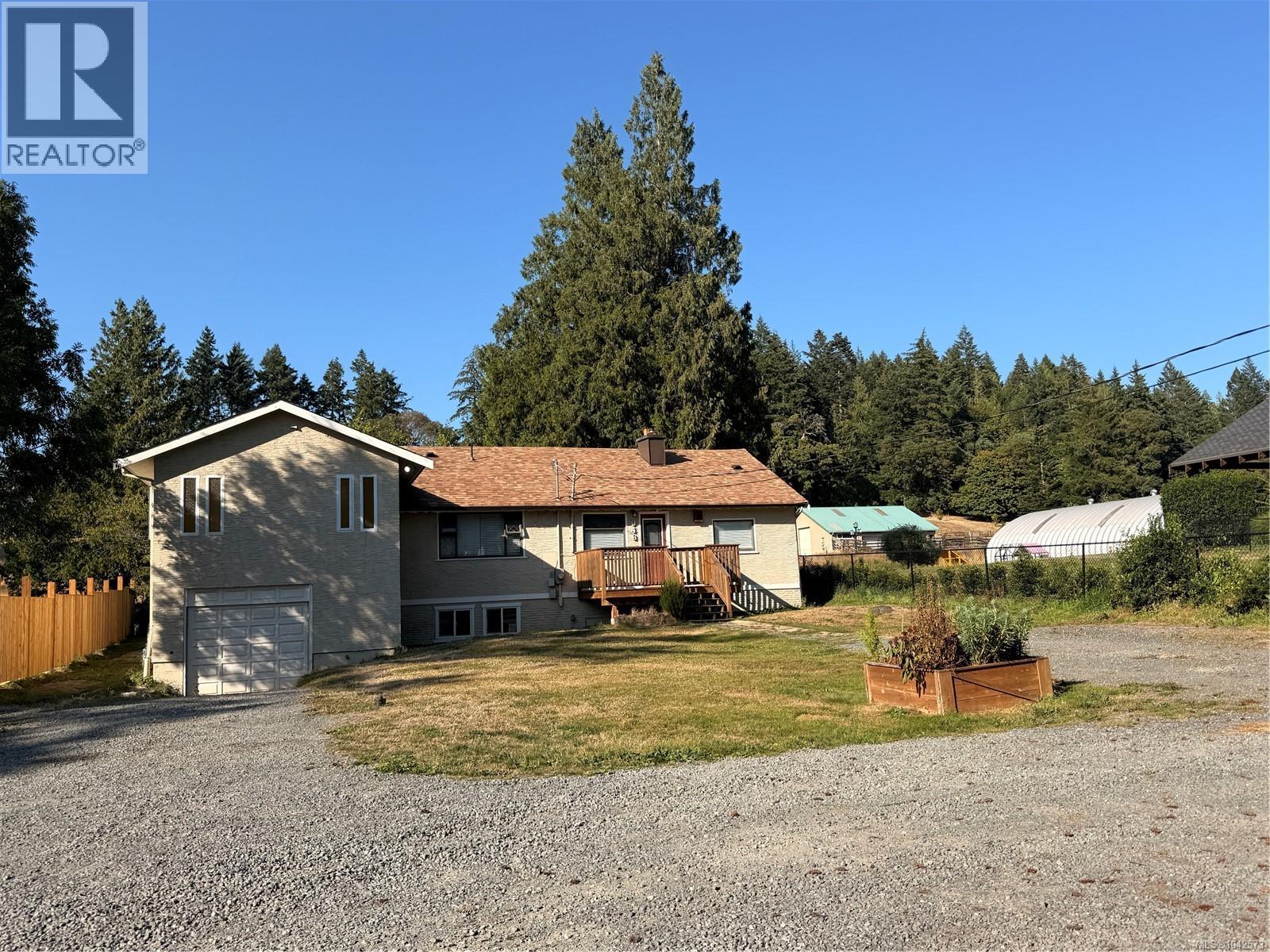 948 Latoria Rd, Langford, British Columbia  V9C 3A8 - Photo 2 - 1042573