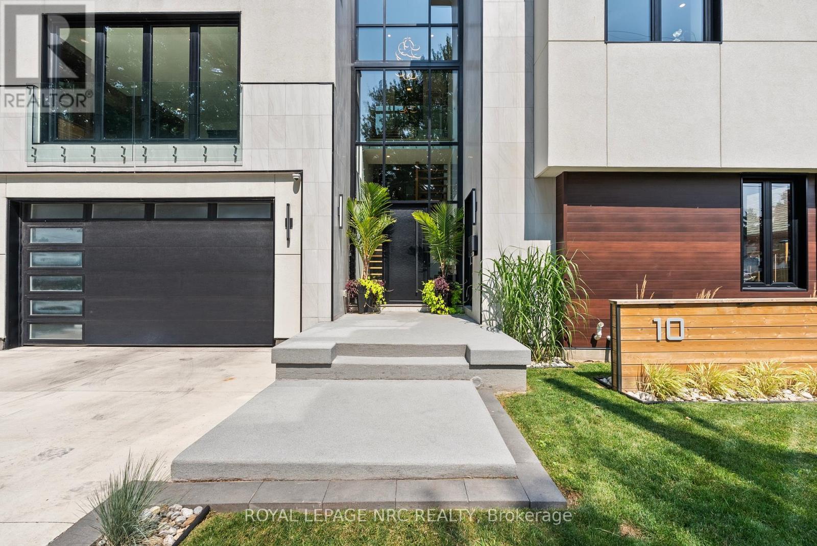 10 Pawling Street, St. Catharines, Ontario  L2N 5M2 - Photo 4 - X13672918