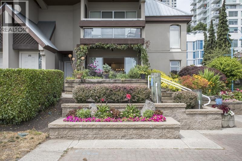 101 3 K De K Court, New Westminster, British Columbia  V3M 6B6 - Photo 30 - R3155539