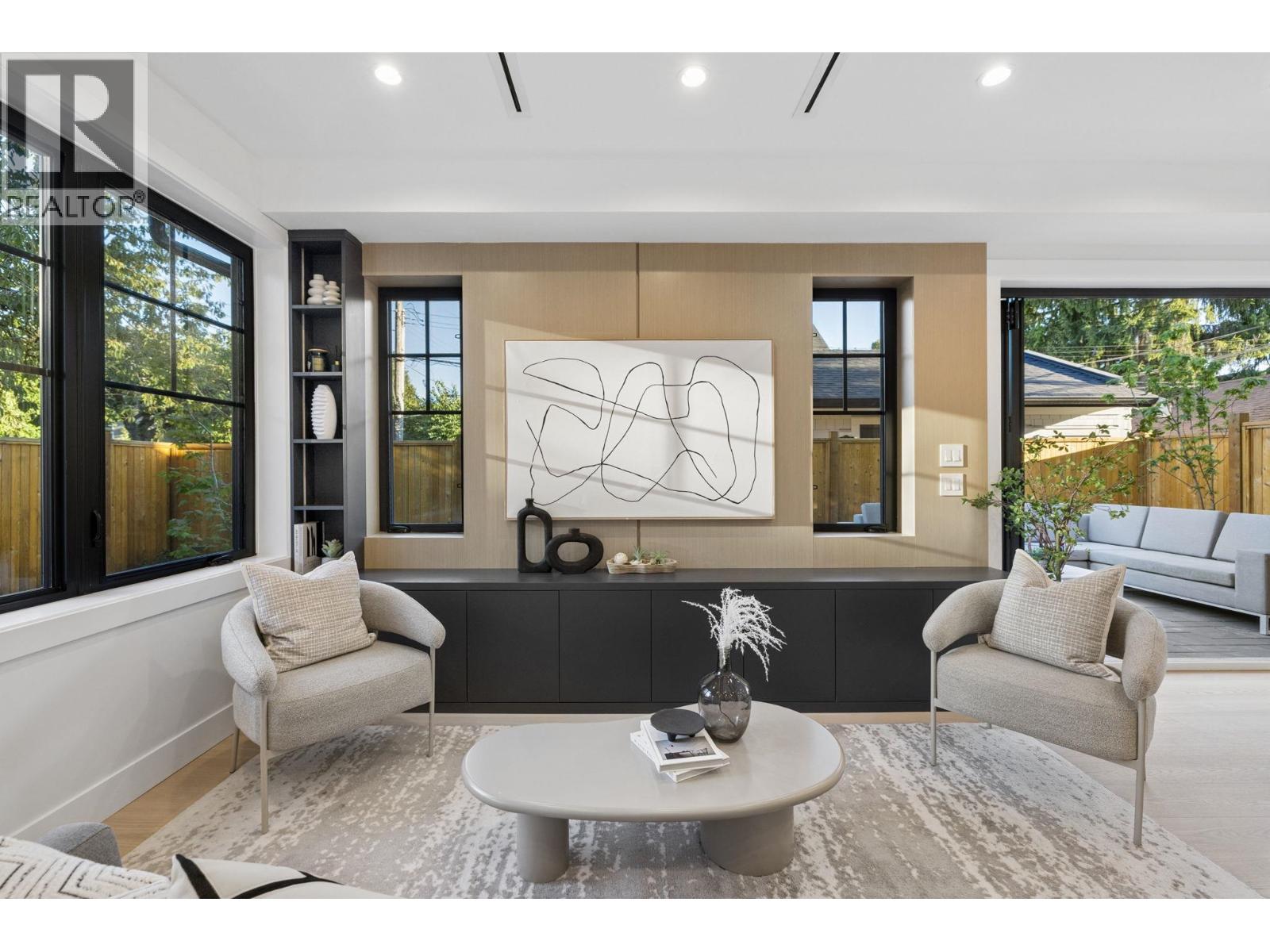 2619 Carolina Street, Vancouver, British Columbia V5T 2A4 - Photo 4 - R3155559