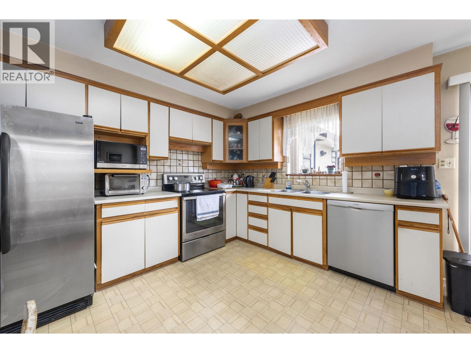 3481 Dieppe Drive, Vancouver, British Columbia  V5M 4C8 - Photo 2 - R3155564