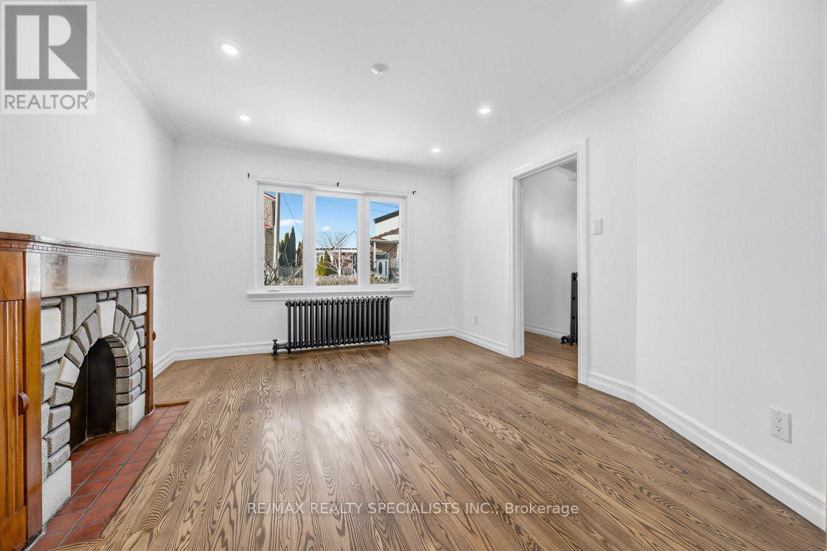 Main & 2nd - 1035 Briar Hill Avenue, Toronto, Ontario  M6B 1M6 - Photo 12 - W13167330