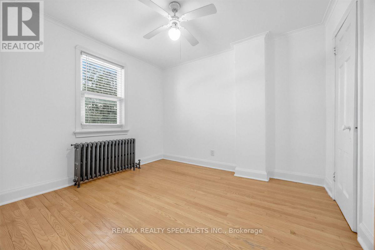 Main & 2nd - 1035 Briar Hill Avenue, Toronto, Ontario  M6B 1M6 - Photo 18 - W13167330