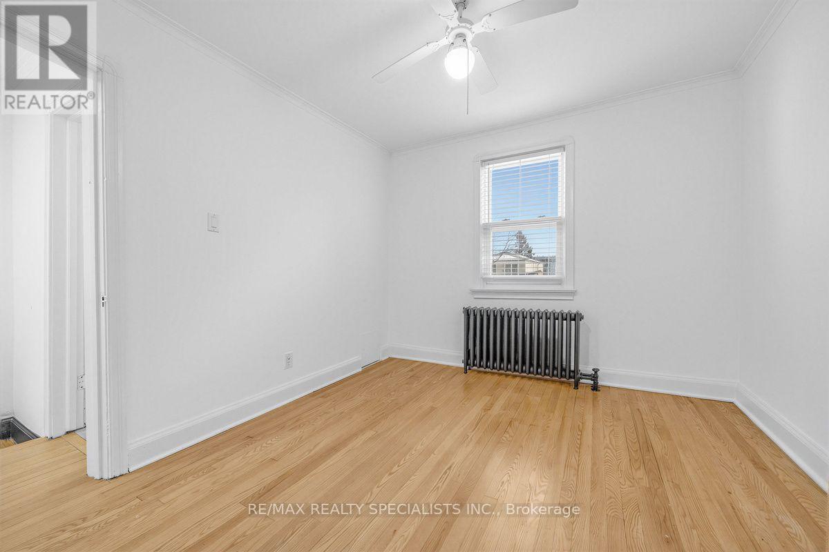 Main & 2nd - 1035 Briar Hill Avenue, Toronto, Ontario  M6B 1M6 - Photo 19 - W13167330