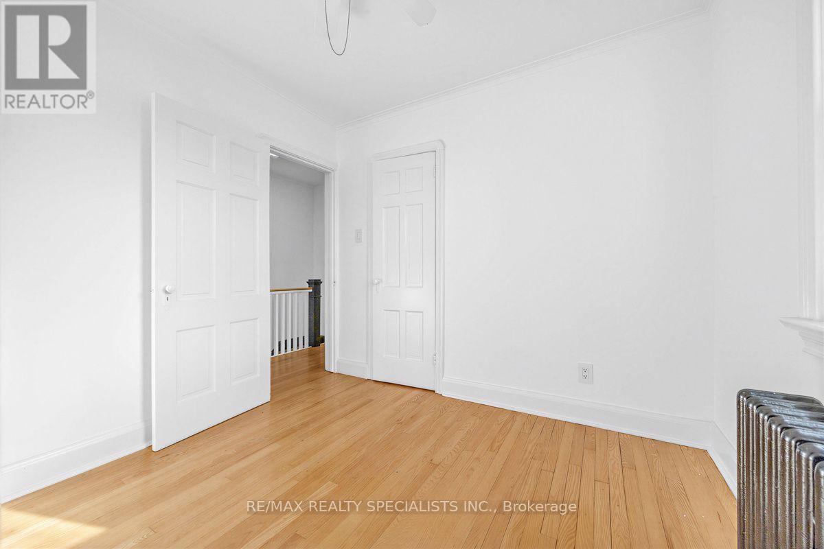Main & 2nd - 1035 Briar Hill Avenue, Toronto, Ontario  M6B 1M6 - Photo 21 - W13167330
