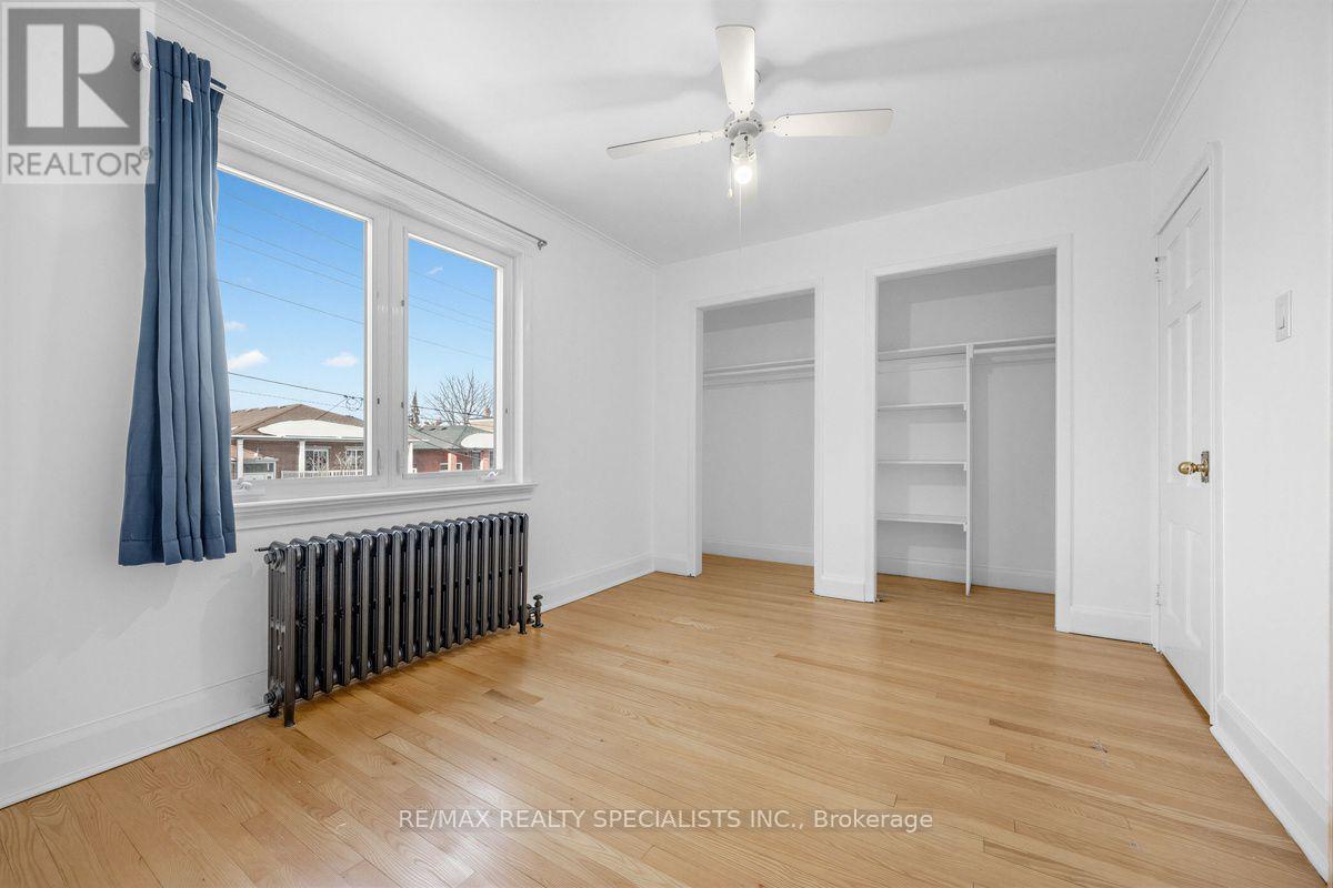 Main & 2nd - 1035 Briar Hill Avenue, Toronto, Ontario  M6B 1M6 - Photo 25 - W13167330