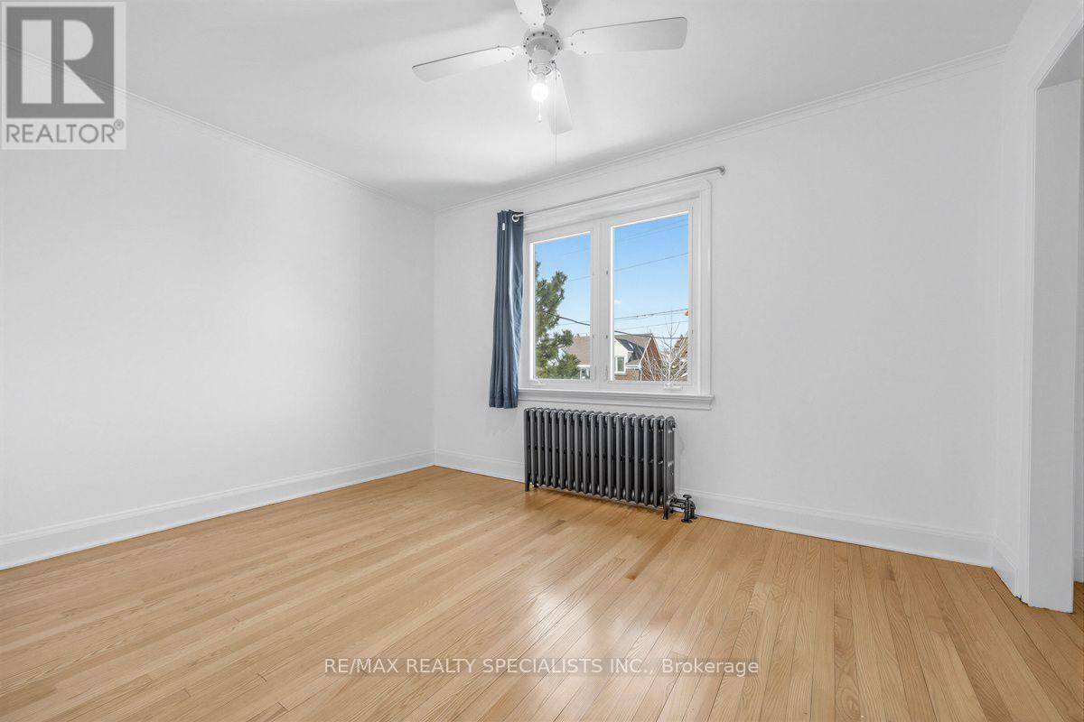 Main & 2nd - 1035 Briar Hill Avenue, Toronto, Ontario  M6B 1M6 - Photo 26 - W13167330