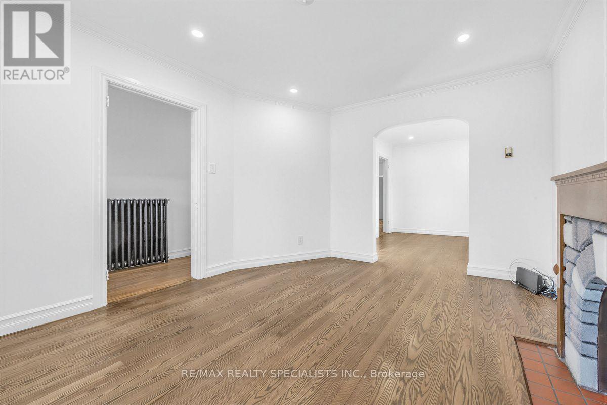 Main & 2nd - 1035 Briar Hill Avenue, Toronto, Ontario  M6B 1M6 - Photo 13 - W13167330