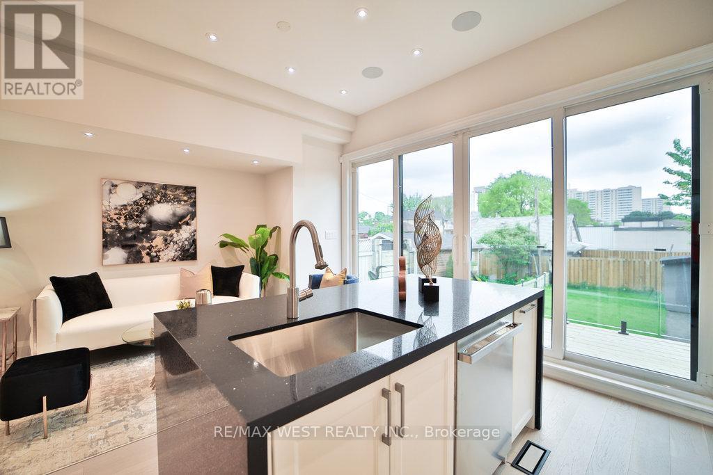 133 Times Road, Toronto, Ontario  M6B 3M3 - Photo 16 - W13495902