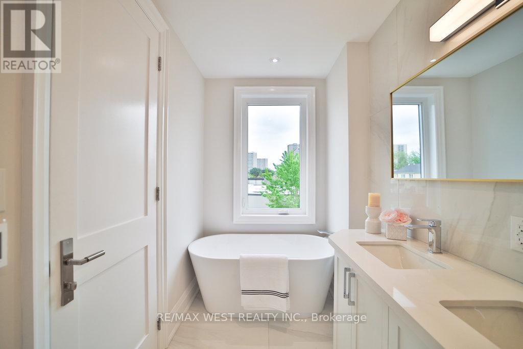 133 Times Road, Toronto, Ontario  M6B 3M3 - Photo 23 - W13495902