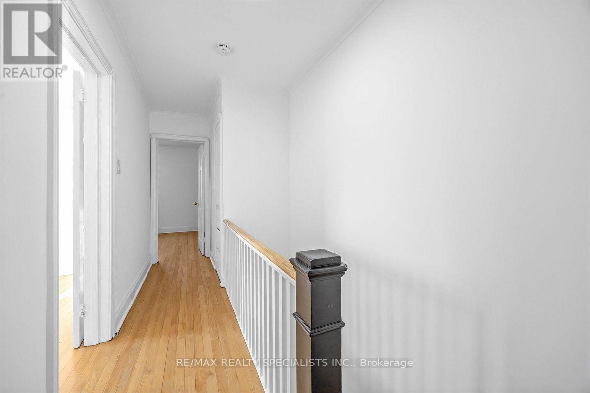 Main & 2nd - 1035 Briar Hill Avenue, Toronto, Ontario  M6B 1M6 - Photo 22 - W13167330