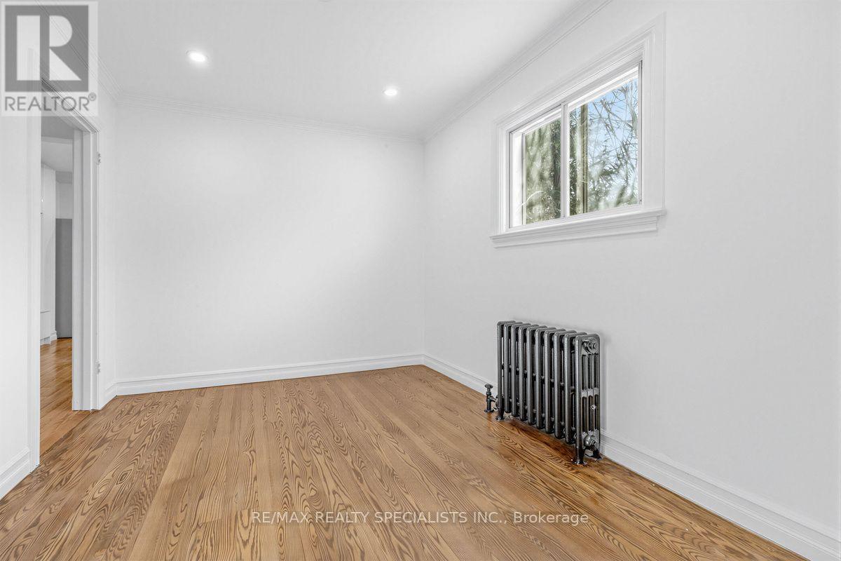Main & 2nd - 1035 Briar Hill Avenue, Toronto, Ontario  M6B 1M6 - Photo 8 - W13167330