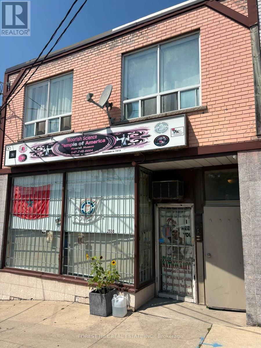 2 - 2530 Eglinton Avenue W, Toronto, Ontario  M6M 1T1 - Photo 2 - W13661264