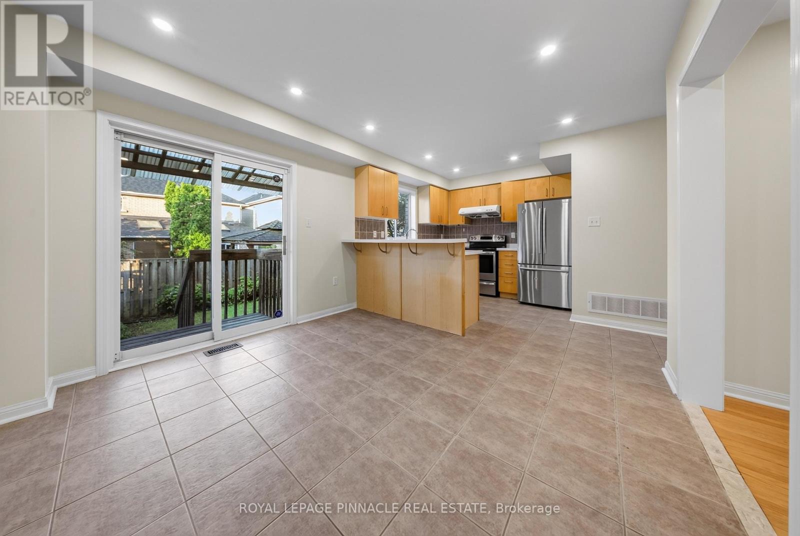 787 Avocado Crescent, Mississauga, Ontario  L5W 1H4 - Photo 9 - W13672704